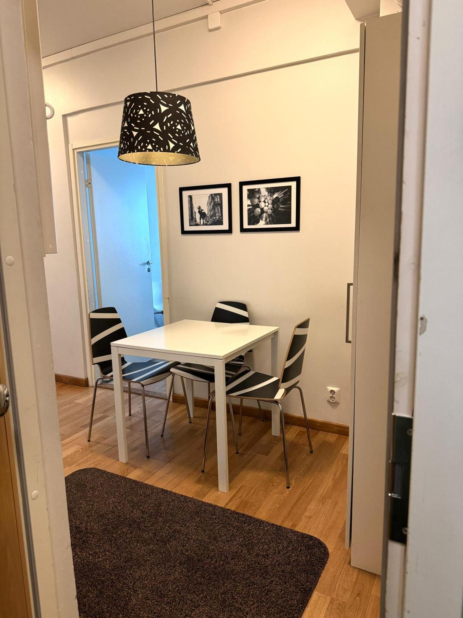 Kotimaailma Apartments Kamppi - 2Br In The City Center With Code Lock Хельсинки Экстерьер фото